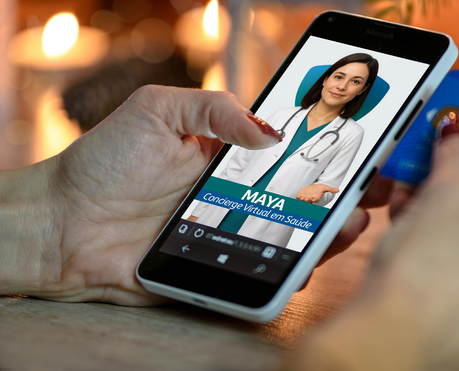 MAYA, concierge virtual em saúde, em uso no celular